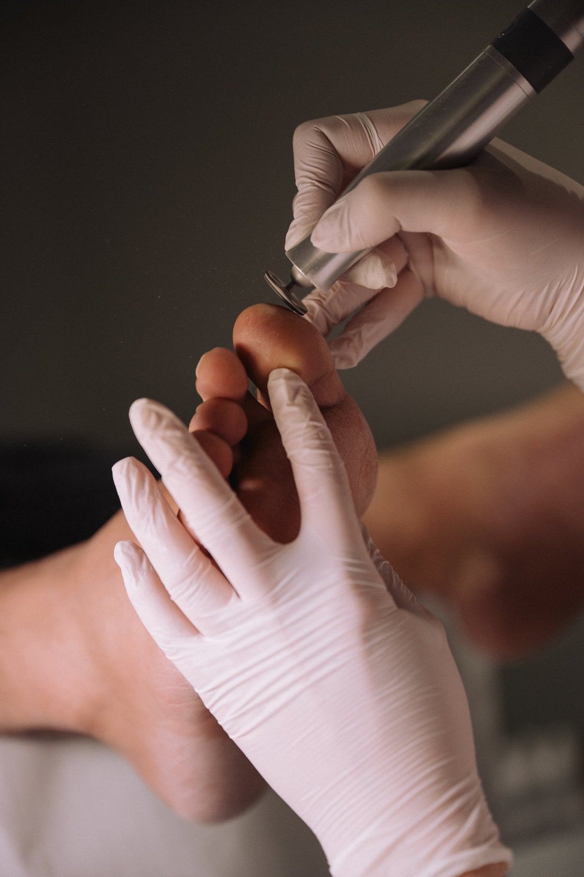 Droge pedicure: hoeveel tijd bespaar je per behandeling?